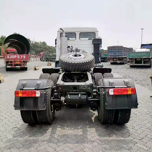 Chine Beiben 380Hp 6X4 10 Roues Camion LHD <span class=keywords><strong>Euro</strong></span> 2 Tracteur Tête de Camion à Vendre - Product Image 2