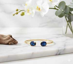 Brazalete Abierto de Plata de Ley 925 Chapado en Oro de 14K con Piedras de Zafiro Azul Intenso, Ajustable y Delicado - Product Image 5