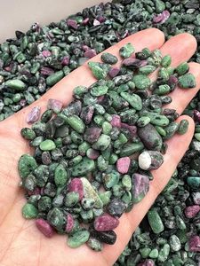 Vente en gros de copeaux d'agate zocite rubis polie, cristal concassé 3-5mm pour la décoration intérieure et les fêtes par AMAYRA CRYSTALS EXPORTS INDIA - Product Image 3