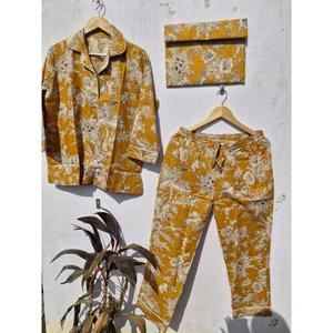 Conjunto de Pijama de Algodón para Mujer, Estampado Floral, Suave y Transpirable, Dos Piezas, Ropa de Dormir con Botones, Ropa para Estar en Casa - Product Image 1