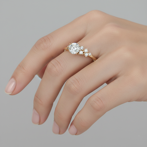 Anillo de compromiso de diamante cultivado en laboratorio Stonewels con piedras laterales en racimo, engaste de oro de 14K, para anillo nupcial de lujo certificado - Product Image 5