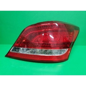 ไฟท้ายมือสองของรถยนต์อีควัส ขวา รุ่น 924023N000 - Product Image 1