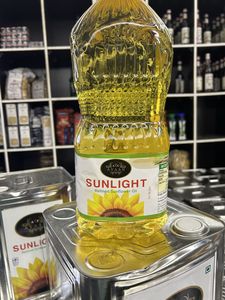 Huile de tournesol raffinée de haute qualité, idéale pour la friture, la pâtisserie et la cuisine quotidienne, avec des options de prix de gros fiables - Product Image 6