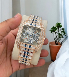 Montre de luxe pour homme en acier inoxydable avec bracelet en quartz, sertie de diamants moissanite et de diamants carrés, style antique et tendance. - Product Image 5