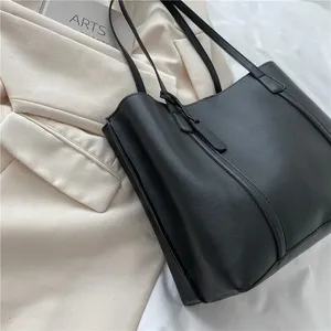 Bolso Tote Negro Minimalista de PU con Correas para el Hombro, Parte Superior Abierta, Bolso Casual para Mujer, Uso Diario, Gran Capacidad, Diseño Elegante - Product Image 5