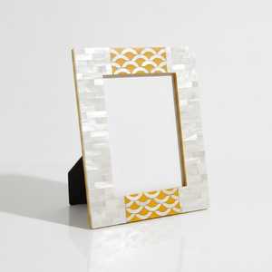 Marco de Fotos Personalizado Contemporáneo con Incrustaciones de MOP, Portafotos Hecho a Mano con Acabado Pulido para Accesorios Conmemorativos - Product Image 4