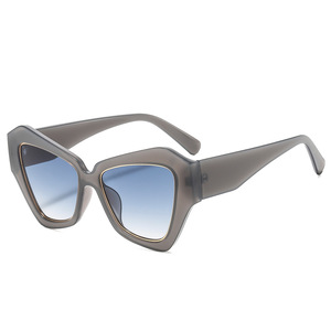 Nouvelles lunettes de soleil papillon UV400 de style européen et américain, monture irrégulière, polyvalentes, décontractées, œil-de-chat, haut de gamme - Product Image 1