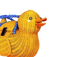 Panier de rangement en rotin en forme de canard mignon, panier cadeau unique en forme de canard jaune tressé, boîte de rangement décorative en forme d'animal avec sangle