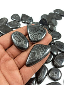 Natural Psilomelane Cabochon Piedra preciosa Mineral negro pulido para la fabricación de joyas coleccionables y artesanía al por mayor a granel - Product Image 6