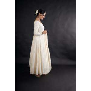 Magnifique ensemble Anarkali en coton blanc et lurex, taille XS, pour les occasions de mariage - Product Image 1