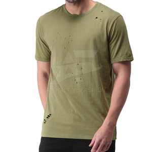 T-shirt en coton respirant, conçu pour un confort tout au long de la journée, avec finition premium et effet vieilli. - Product Image 6