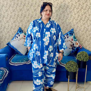 ชุดเซ็ตทำงานผ้าฝ้ายแท้พิมพ์ลายดอกไม้สำหรับผู้หญิง |   กางเกงขาสั้นเหนือเข่า |   ระบายอากาศได้ดี |   กระเป๋าข้างเดียว |   ขนาดต่างๆ - Product Image 1