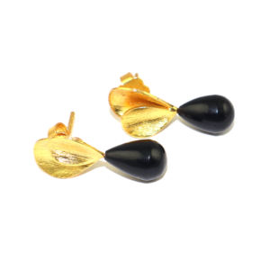 Boucles d'oreilles pendantes uniques en onyx noir, forme goutte, plaqué or 24 carats, motif feuille, en laiton, pour femmes et jeunes filles, vente en gros - Product Image 4
