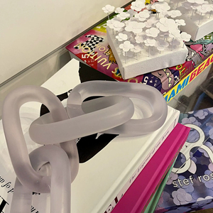 Cadena Decorativa de Resina Epoxi Hecha a Mano, Ecológica y de Primera Calidad, con Forma de Búho, para Arte Mural Contemporáneo y Coleccionables de Diwali - Product Image 4