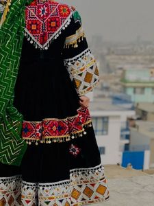 Robe afghane Kuchi de qualité supérieure, couleurs personnalisées, style indien Banjara, robes de danse du ventre, robes de fête, broderies lourdes, robe de mariée pour femmes - Product Image 5