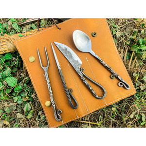Juego de cubiertos vikingos medievales hechos a mano de acero inoxidable, utensilios de inspiración nórdica para acampar, cocinar al aire libre y ferias históricas - Product Image 1