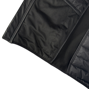 Gilet matelassé pour homme, chaud pour l'hiver, coupe-vent sans manches, avec logo, style décontracté, conçu sur mesure par le fabricant - Product Image 3