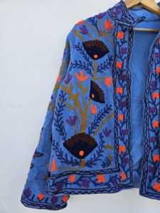 SHREE RADHA GOVIND EXPORTS Veste ethnique artisanale pour femme, en velours imprimé, broderie Suzani florale, chaude pour le printemps/l'automne/l'hiver - Product Image 2