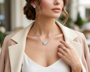 Collier pendentif de luxe en pierre de lune arc-en-ciel naturelle avec halo et accents en CZ sur chaîne à maillons plaquée argent pour femme - Product Image 6