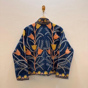 เสื้อแจ็คเก็ตกำมะหยี่สีน้ำเงินลายซูซานี งานแฮนด์เมดสุดพิเศษ สไตล์โบฮีเมียนสุดหรู  เสื้อคลุมคาร์ดิแกนปักลายด้วยมือ  เสื้อเบลเซอร์สำหรับฤดูหนาว - Product Image 2