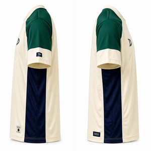 T-shirt de performance personnalisé en coton à manches courtes pour le pickleball, avec empiècements émeraude aux épaules et inserts bleu marine - Product Image 4