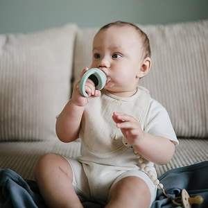 Bavoirs en mousseline de bambou flexible (95 % bambou, 5 % élasthanne) - Doux, résistants, hypoallergéniques - Product Image 4