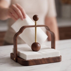 Porte-serviettes en bois avec tige métallique et bras lesté sphérique pour la décoration moderne de la cuisine et de la table à manger - Product Image 1