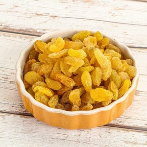 Hot sales Organic GMO Golden Raisins <b>Sweet</b> <b>Sour</b> FD Sliced Preserved Dried Fruits Crop Wholesale Exporter Vacuum Pack Packaging - Product Image 1