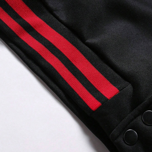 Chaqueta Varsity Personalizada con Número 13 Bordado para Hombre, Chaqueta Bomber Negra con Parches Rojos, Chaqueta de Béisbol Oversize de Forro Polar Estilo Urbano - Product Image 6