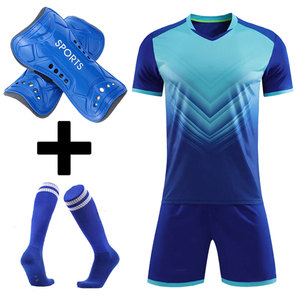 Ensemble d'uniformes de football personnalisés pour camp d'entraînement – Tenue d'équipe respirante à séchage rapide par sublimation - Product Image 1
