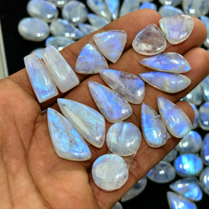 Lot de pierres précieuses mélangées en agate blanche naturelle et pierre de lune arc-en-ciel, formes variées, pour la fabrication de bijoux, 16x16x4mm 31x14x4mm (environ), 19 carats - Product Image 1