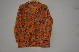 Elegante Conjunto de Pijama de Algodón con Estampado Floral Hecho a Mano, Transpirable, con Patrón de Enredaderas Florales de Melocotón y Caléndula, Ropa de Dormir India para Mujer - Product Image 4
