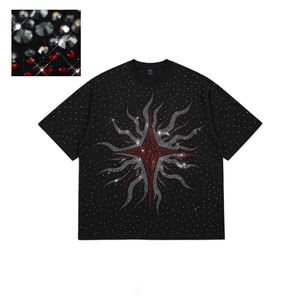 Camiseta Y2K moderna con pedrería roja y diamantes negros para hombre, camiseta de algodón extragrande con gráfico de cristal, estilo hip hop, ropa urbana, top Y2K - Product Image 2