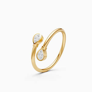 Anillo de banda redonda Twin Dewdrop Delicate Daily Wear con diamante cultivado en laboratorio de 0.05 ct |   En oro amarillo, blanco y rosa de 9 quilates - Product Image 3