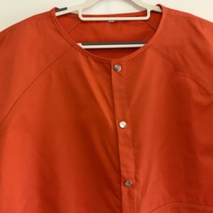 Overoles Resistentes de Trabajo en Naranja o Negro con Impresión de Logotipo, Uniforme de Prisión Personalizado - Product Image 3