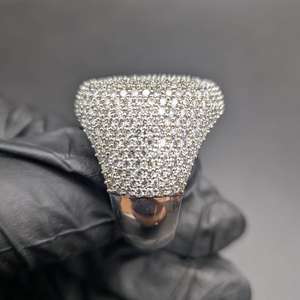 Bague de cocktail de luxe pour femme en argent 925, sertie de moissanite VVS taille brillant rond et de diamants en pavé, forme boule, bijou de soirée - Product Image 2