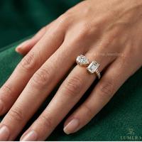 Anillo de compromiso para mujer con dos diamantes cultivados en laboratorio, corte pera y corte esmeralda, chapado en oro macizo, con micro pavé, modelo Toi Et Moi.
