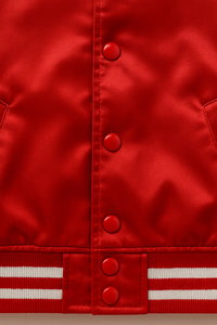 Chaqueta Varsity Roja de Satén con Logotipo Personalizado, Chaqueta Bomber Casual para Hombre con Cierre de Botones y Estampado Frontal, Ropa de Otoño - Product Image 5