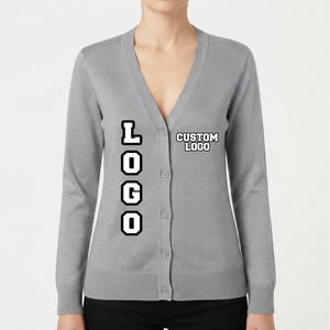 Cardigan en tricot personnalisé OEM ODM pour femme, col en V, gris uni, manches longues, boutons sur le devant, logo brodé, Sororité grecque - Product Image 3