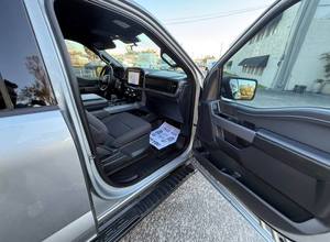 Camioneta pickup de tamaño completo 2025 lista para enviar, con acabado deportivo XLT - Product Image 4
