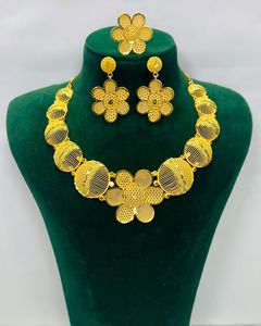 Juego de Joyería de Flores Chapadas en Oro de 24K, Collar, Pendientes y Anillo, Accesorios de Moda de Latón para Regalo de Boda o Fiesta - Product Image 1