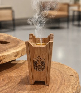 Brûleur à Bakhoor en bois fait main, porte-encens Madhkan, diffuseur d'aromathérapie pour usage domestique en intérieur - Product Image 2