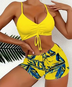 Conjunto de traje de baño de dos piezas con estampado tropical amarillo para mujer, pantalones cortos tankini con cuello en V profundo, ropa de playa, poliéster elástico de spandex - Product Image 1
