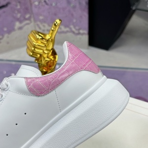 รองเท้าผ้าใบลำลองแฟชั่นดีไซเนอร์ คูตูร์ โลโก้  ทันสมัย คุณภาพสูง หลากหลายรุ่น หนังวัว  แบบผูกเชือก - Product Image 5