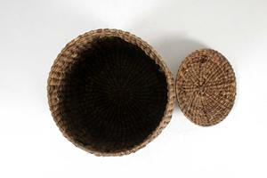 Panier rond en jacinthe d'eau avec motif d'ours, panier de rangement fait main, vente en gros, écologique, fabriqué au Vietnam - Product Image 4