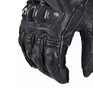 Guantes de Motocicleta de Cuero Transpirables y Ajustables con Protección Pyrotect, Cierre con Cordón, Pantalla Táctil y Resistencia a la Humedad - Product Image 3