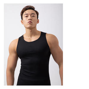 เสื้อกล้ามกีฬาผู้ชายแบบใหม่มาแรง แพ็ค 3 ตัว ผ้าโพลีเอสเตอร์/คอตตอน ระบายอากาศ แห้งเร็ว ยืดหยุ่น ดีไซน์ไร้แขน เหมาะสำหรับออกกำลังกาย เนื้อผ้านุ่ม - Product Image 1