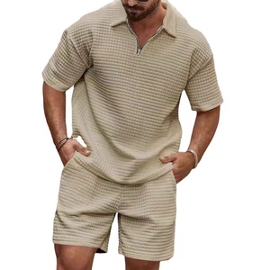 Ensemble d'été pour homme, t-shirt à manches courtes et col rond avec short confortable, tenue décontractée en deux pièces pour les voyages et les activités de plein air - Product Image 4