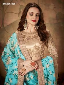 Ensemble de lehenga bleu ciel de qualité supérieure, nouvelle arrivée, en organza avec imprimé floral et broderies de paillettes Dori, fournisseur de Surat - Product Image 6