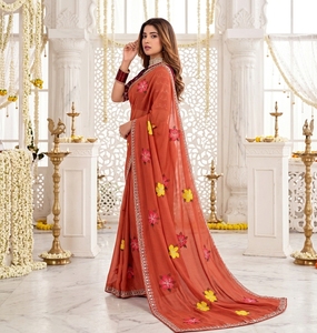 Sari Tradicional Indio para Boda, Marca AARA, Rojo, de Seda, con Bordado Floral, Largo hasta el Suelo, Estilo Étnico Pakistaní, Corte Regular - Product Image 1
